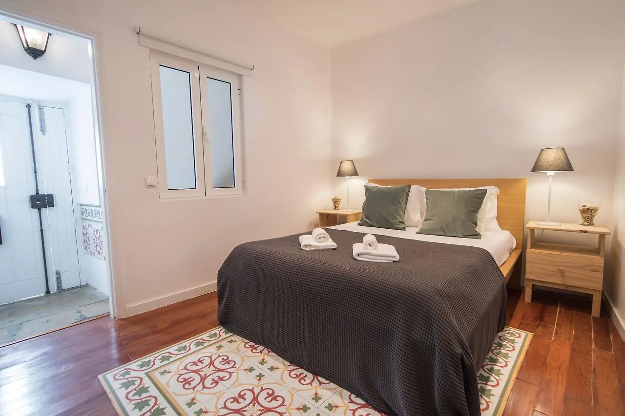 Lovelystay - Bica Patio Duplex Lisboa