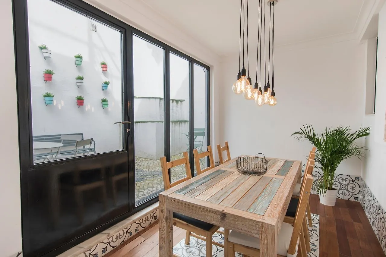 Lovelystay - Bica Patio Duplex Lisboa