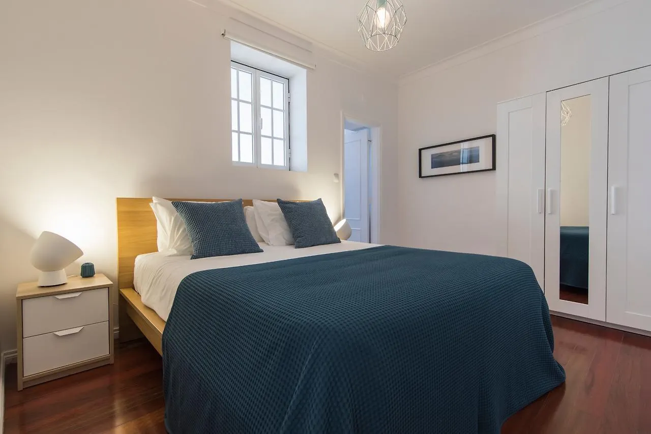 Lovelystay - Bica Patio Duplex Lissabon Appartement