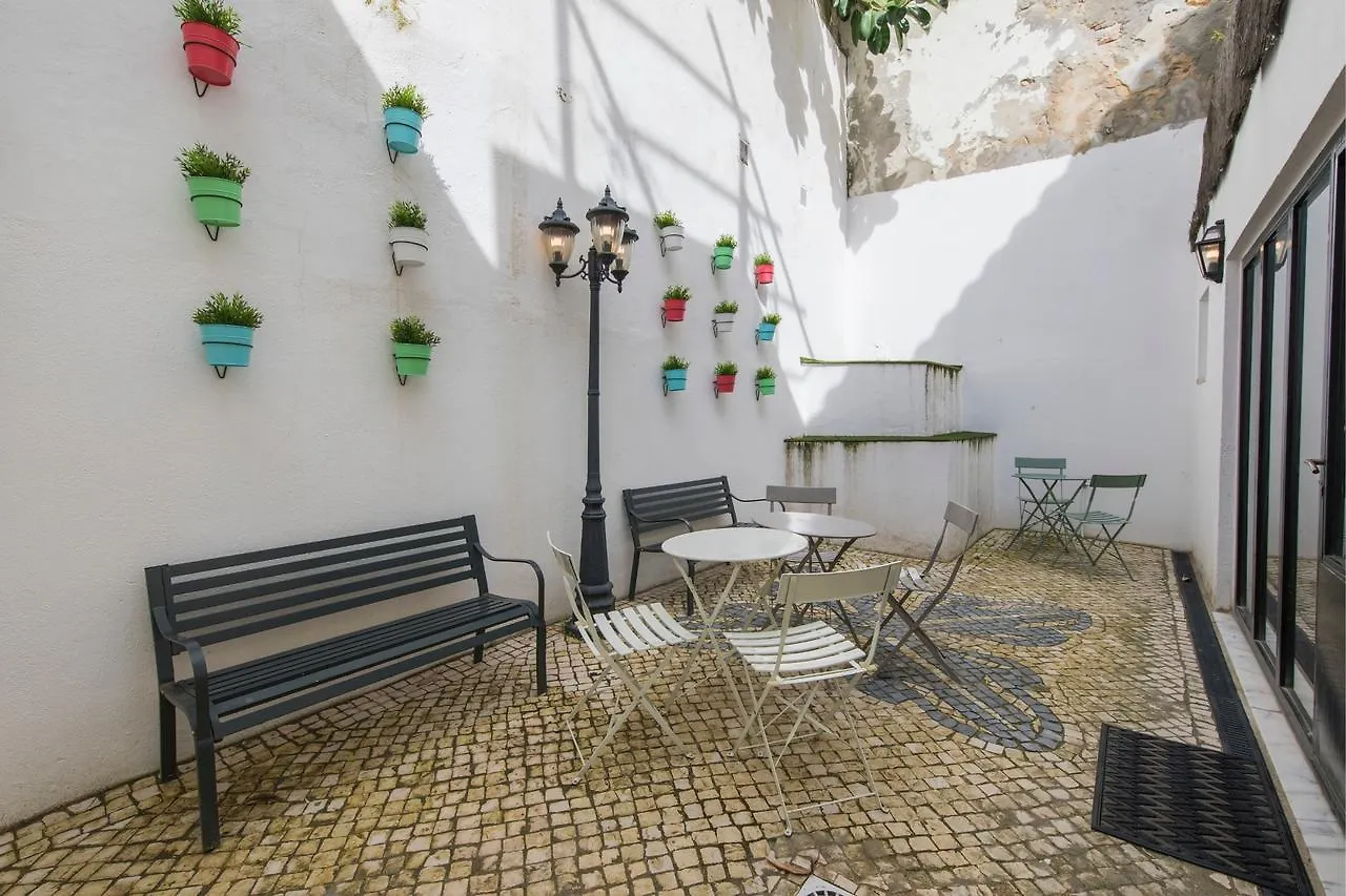 Appartement Lovelystay - Bica Patio Duplex Lissabon Portugal