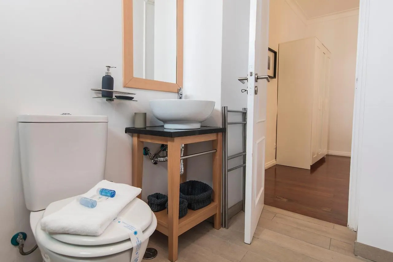 Appartement Lovelystay - Bica Patio Duplex Lissabon