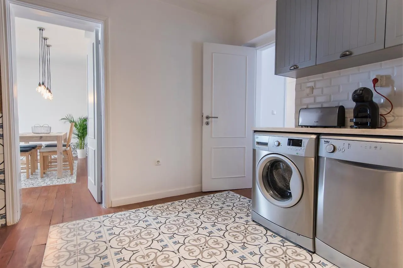 Lovelystay - Bica Patio Duplex Lissabon Appartement