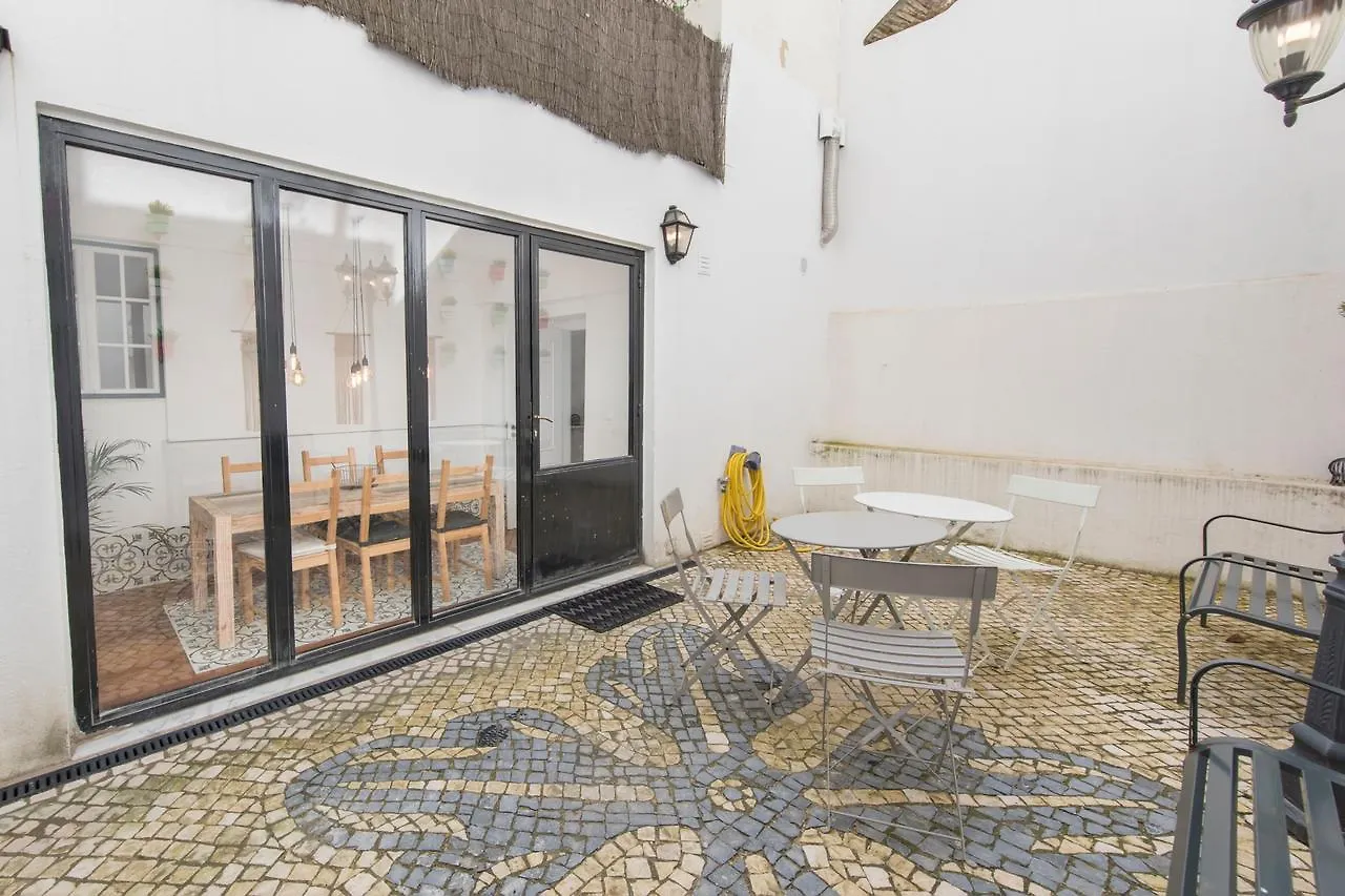 Lovelystay - Bica Patio Duplex Lissabon Appartement