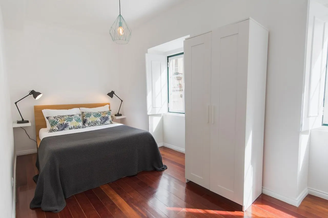 Lovelystay - Bica Patio Duplex Lissabon