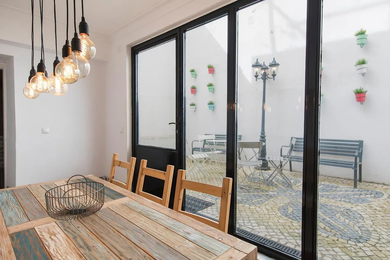 Lovelystay - Bica Patio Duplex Lissabon 0*,