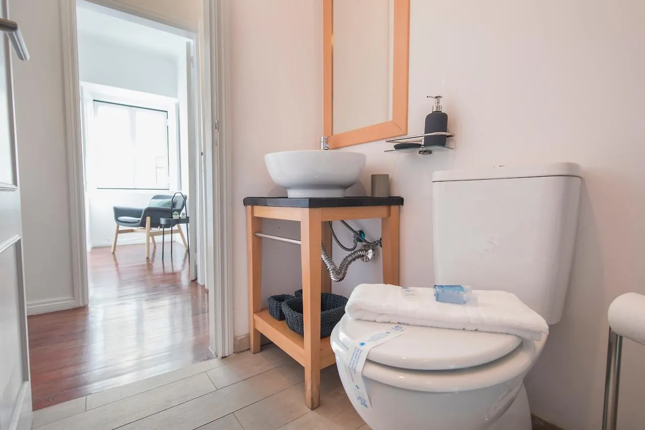 Lovelystay - Bica Patio Duplex Lissabon Portugal